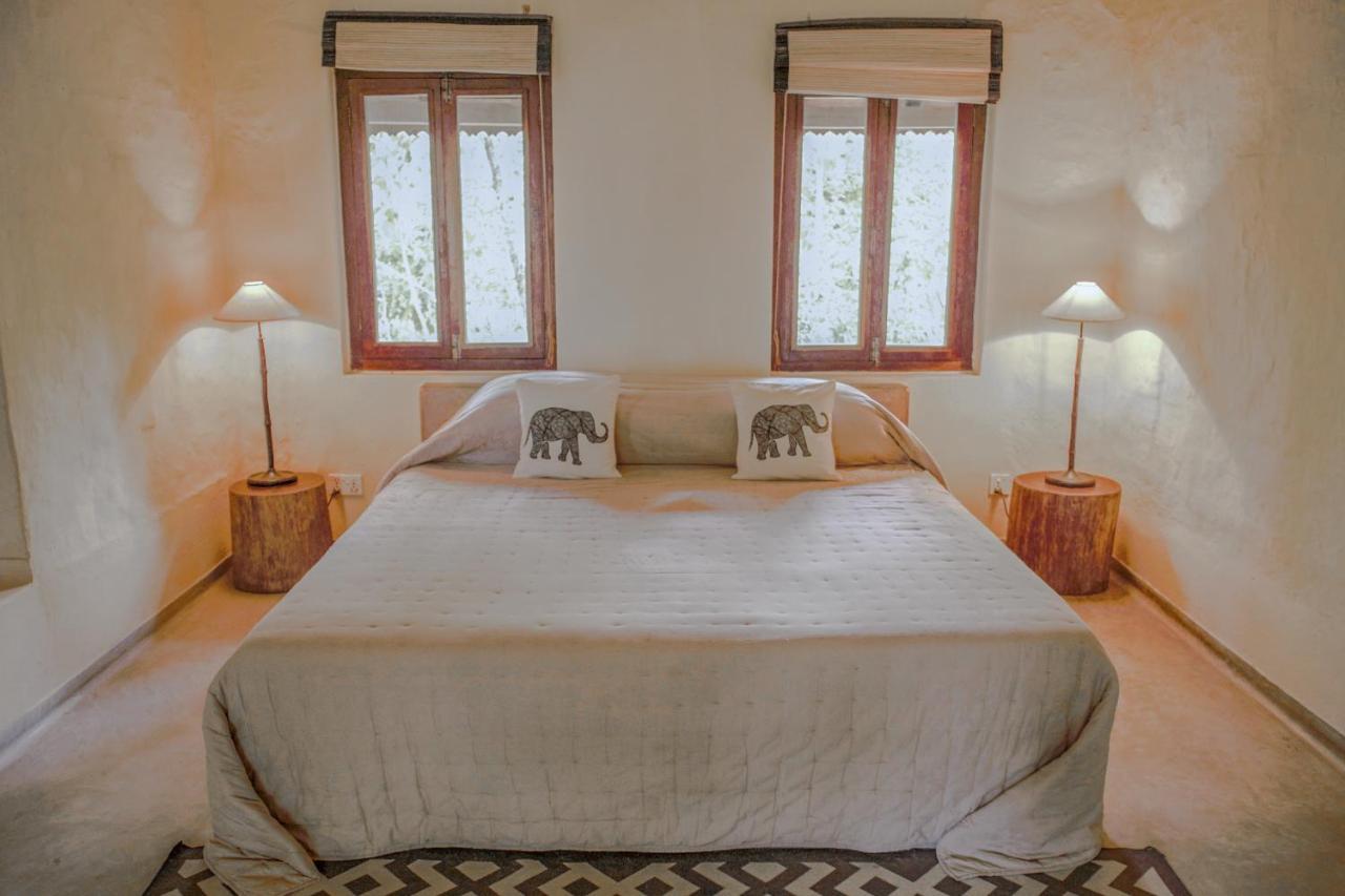 Tiger Tops Karnali Lodge Bardiya Buitenkant foto