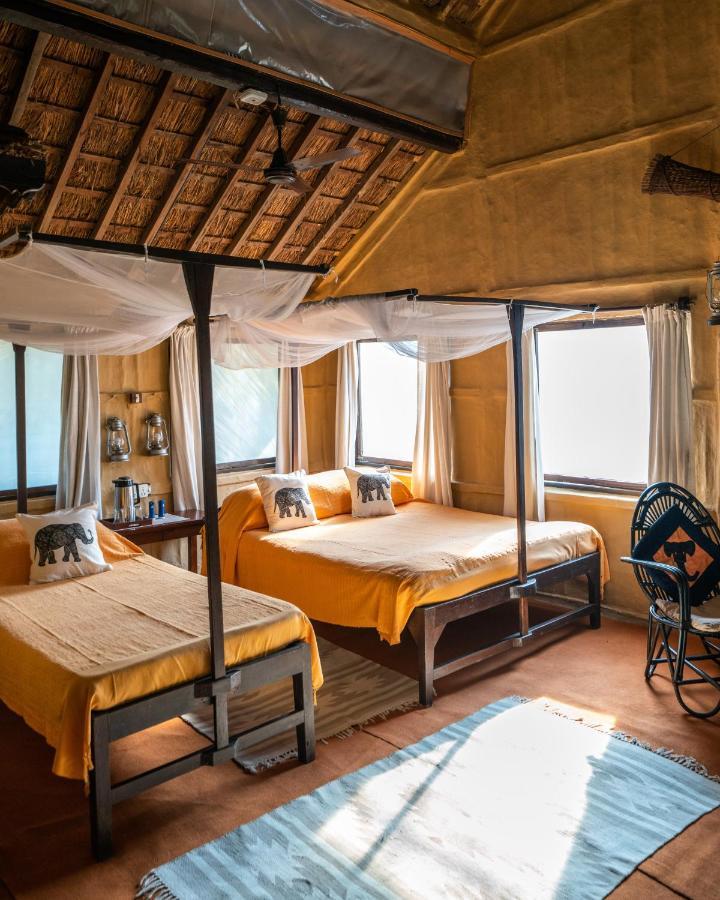 Tiger Tops Karnali Lodge Bardiya Buitenkant foto